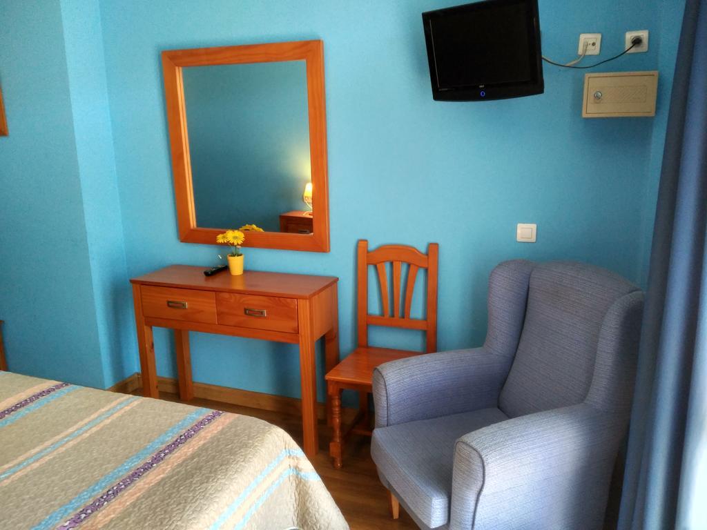 Hotel Aguila Real Onís Екстериор снимка